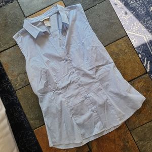 H&M sleeveless chambray button down top